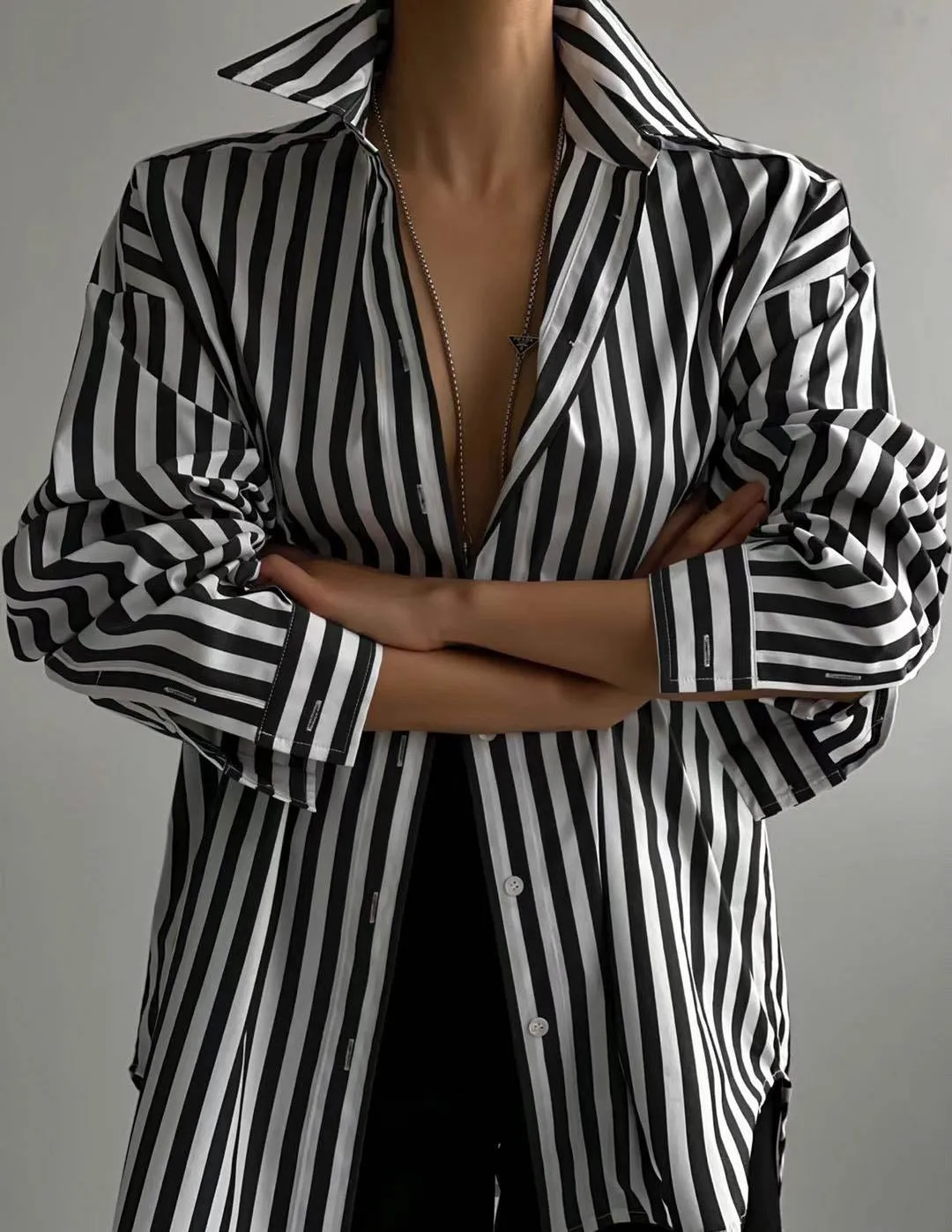 BOLD STRIPE BUTTON DOWN SHIRT