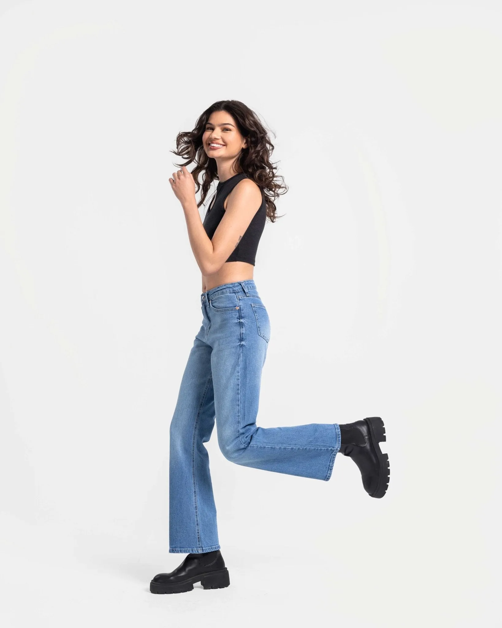 Boot Cut - Medium Blue Jeans