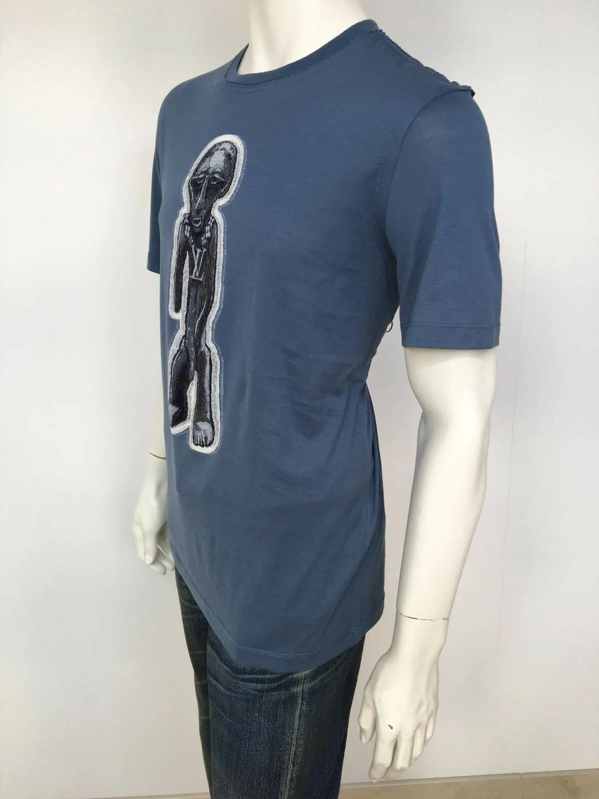 Chapman Zulu Statue T-Shirt