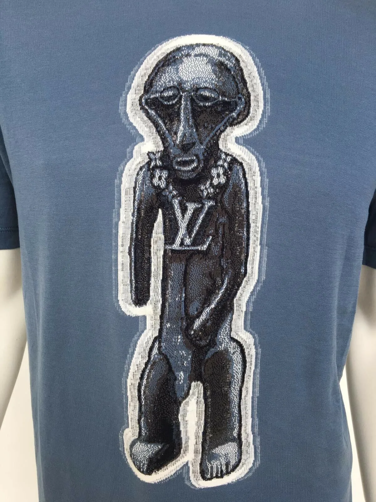 Chapman Zulu Statue T-Shirt