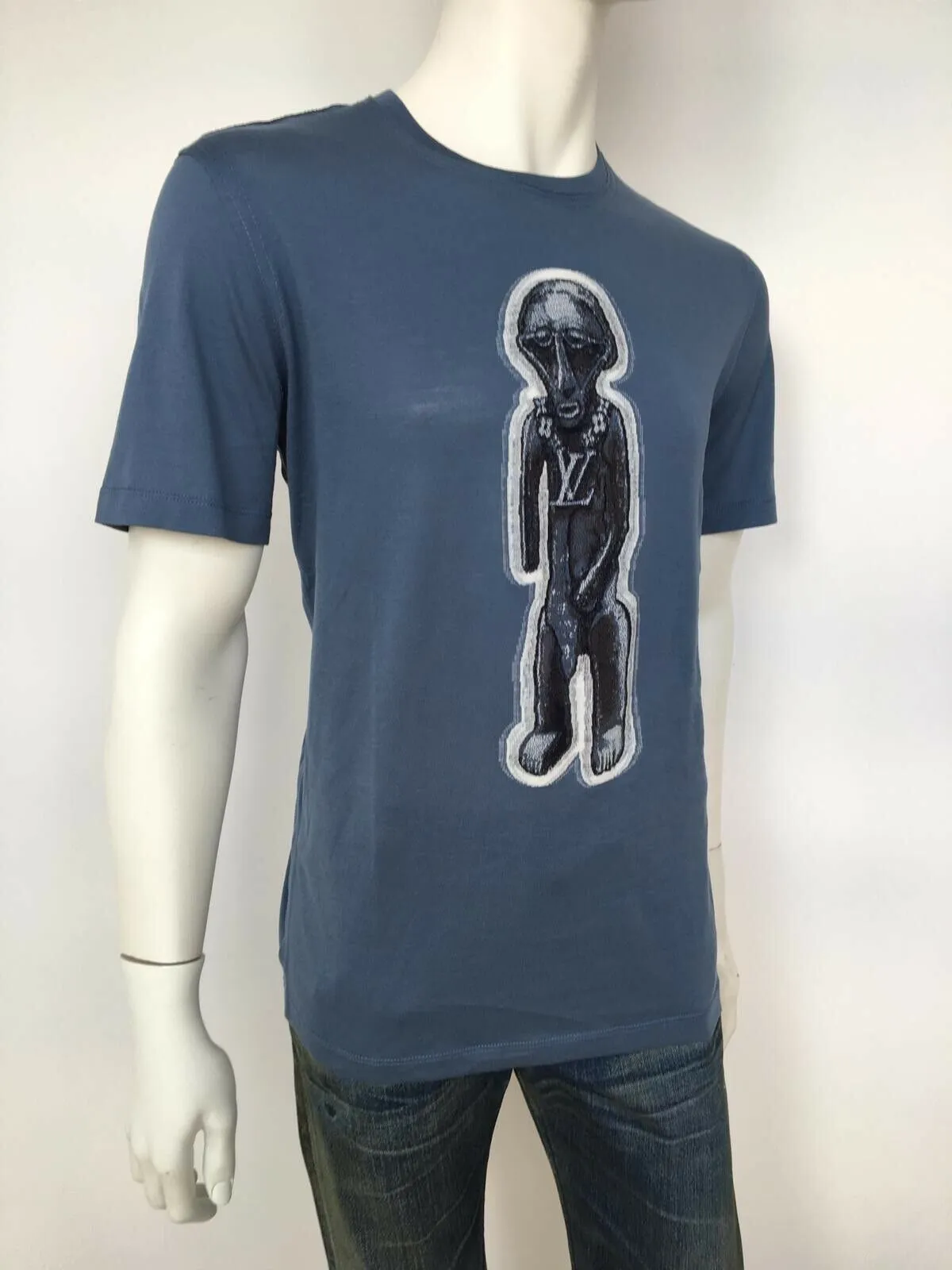 Chapman Zulu Statue T-Shirt