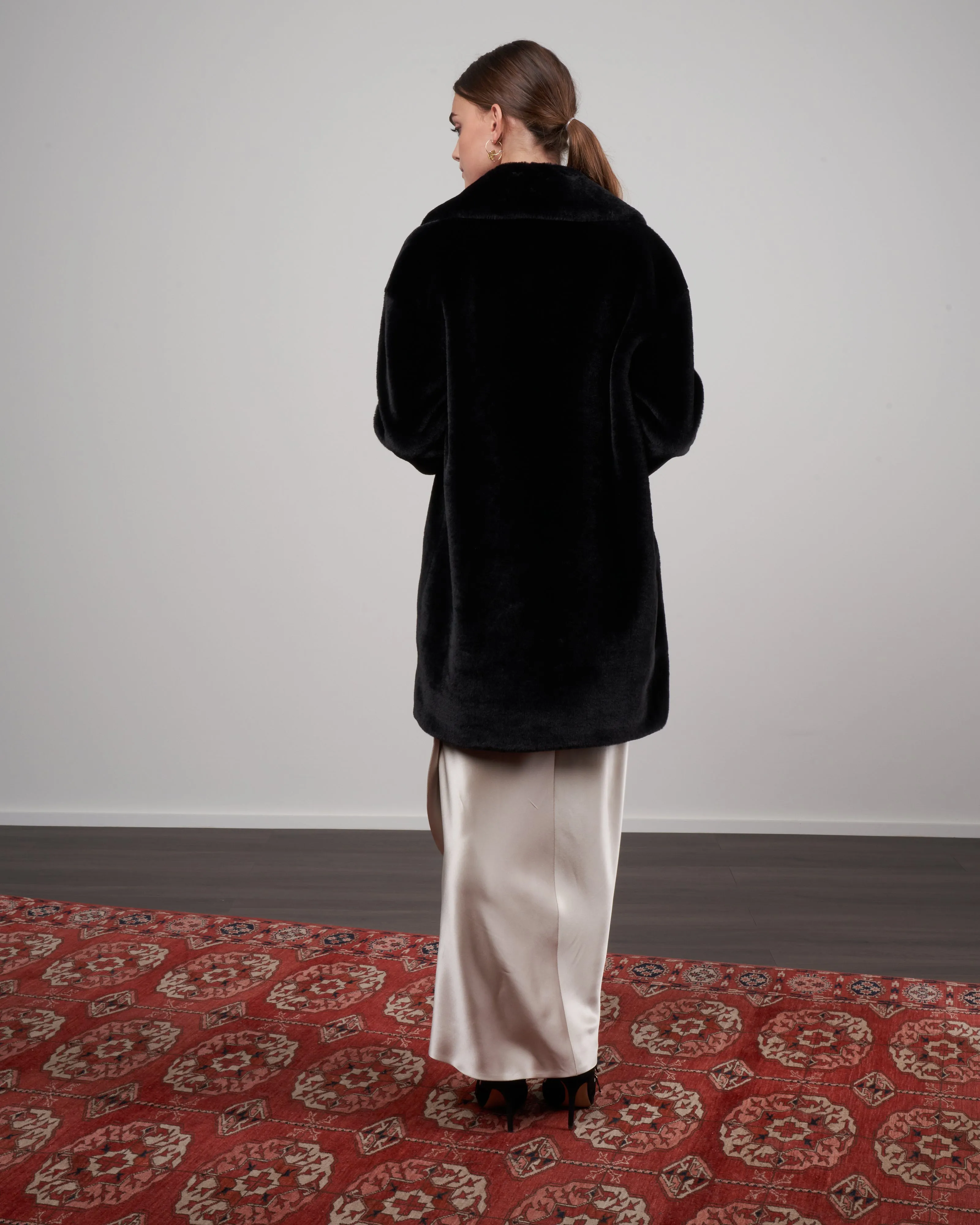 faux fur oversized topper w/ foulard lining - nero 9300