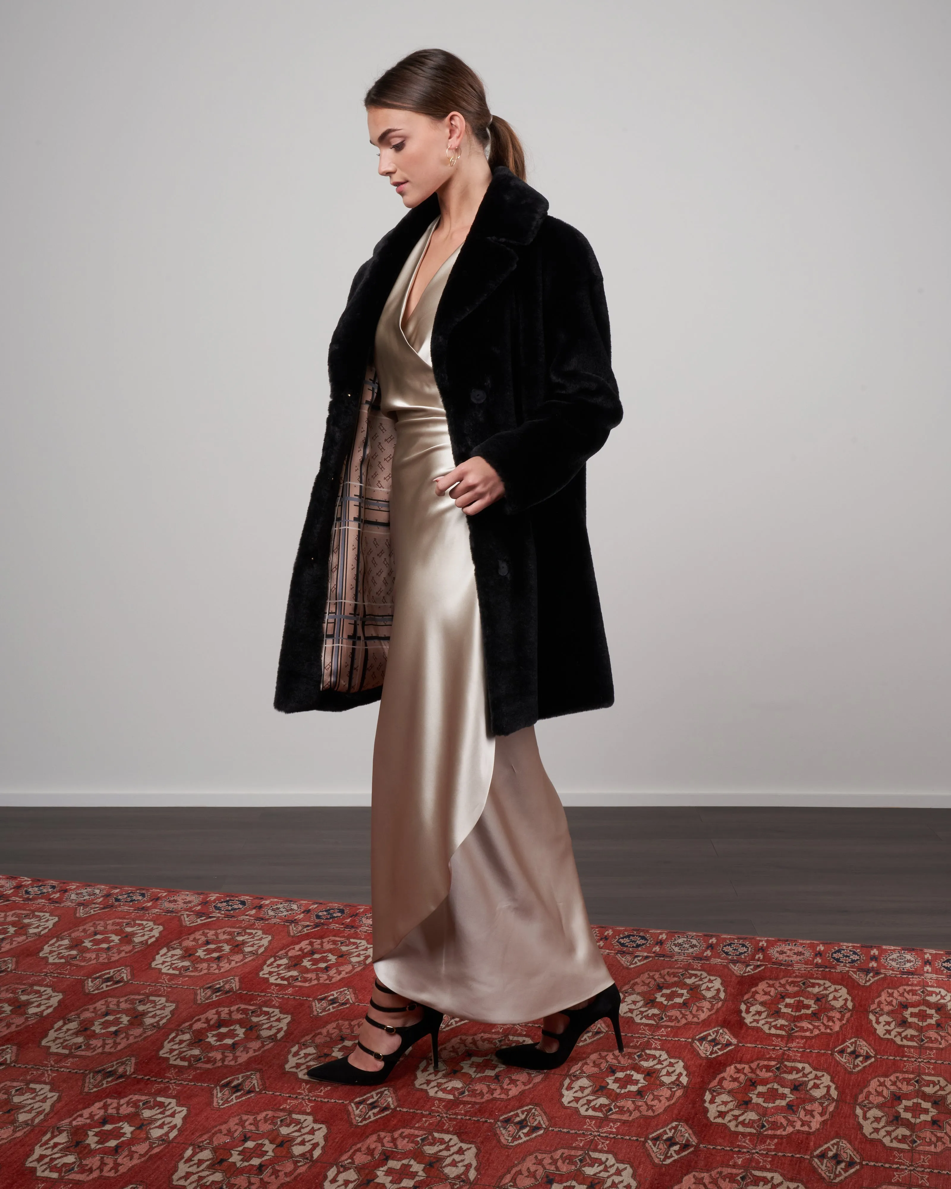 faux fur oversized topper w/ foulard lining - nero 9300