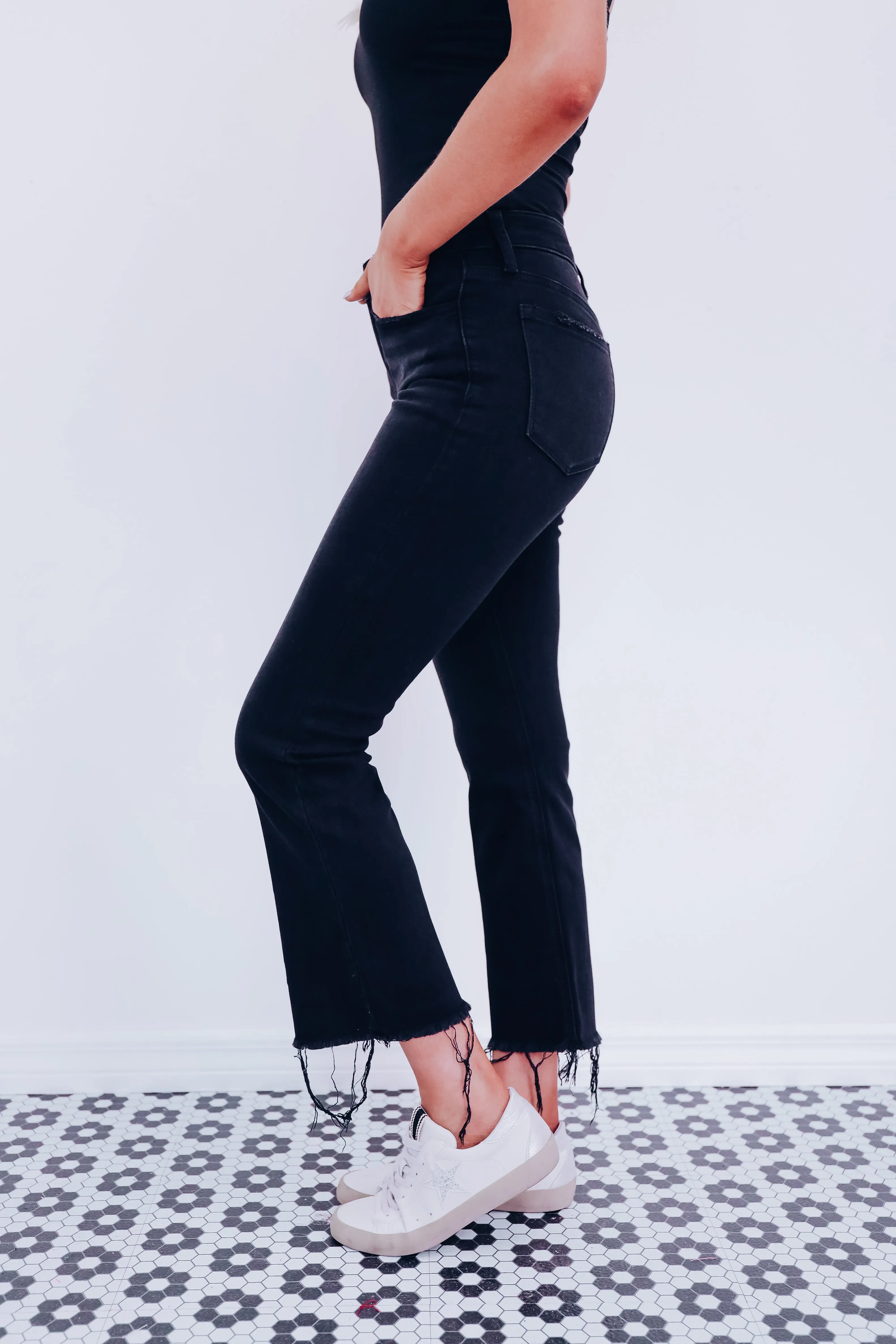 Fin Frayed Ankle Flare Jeans - Black