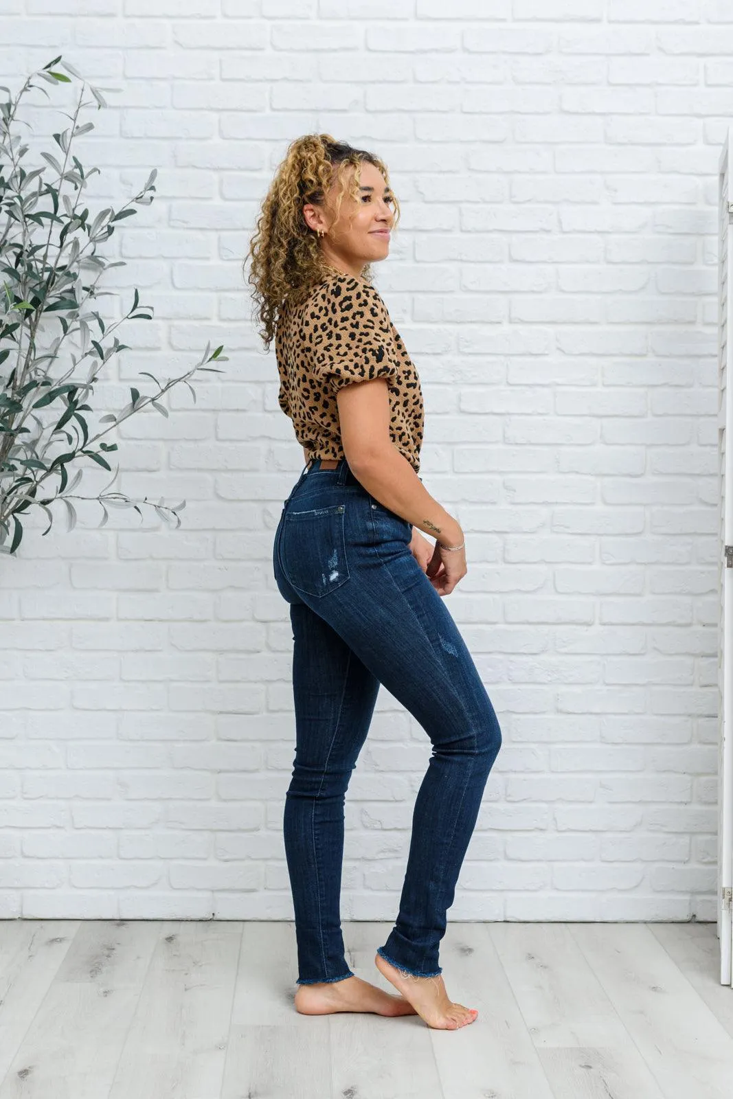 Hazel Blues® | Maeve Mid-Rise Dark Wash Cuffed Skinny