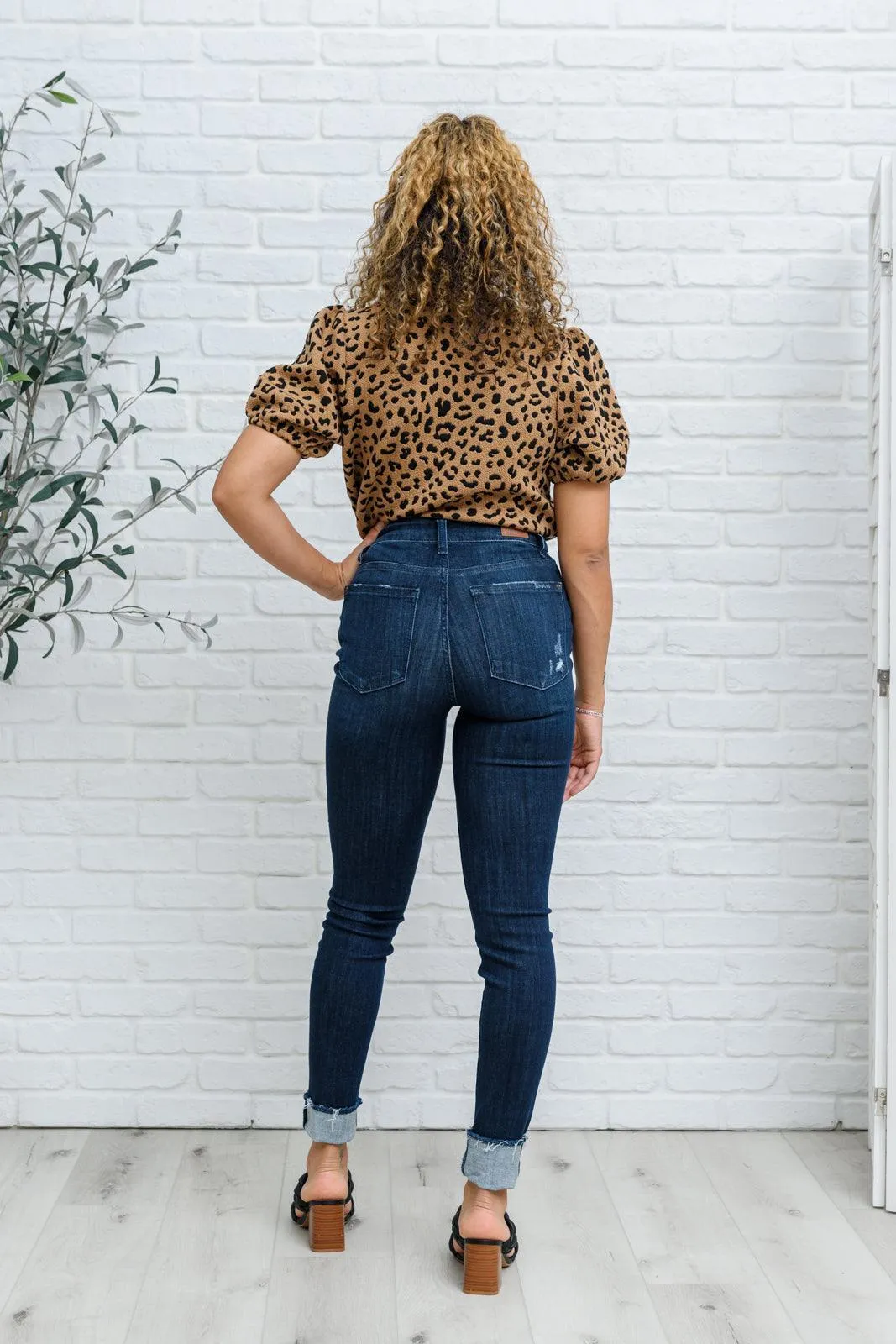 Hazel Blues® | Maeve Mid-Rise Dark Wash Cuffed Skinny