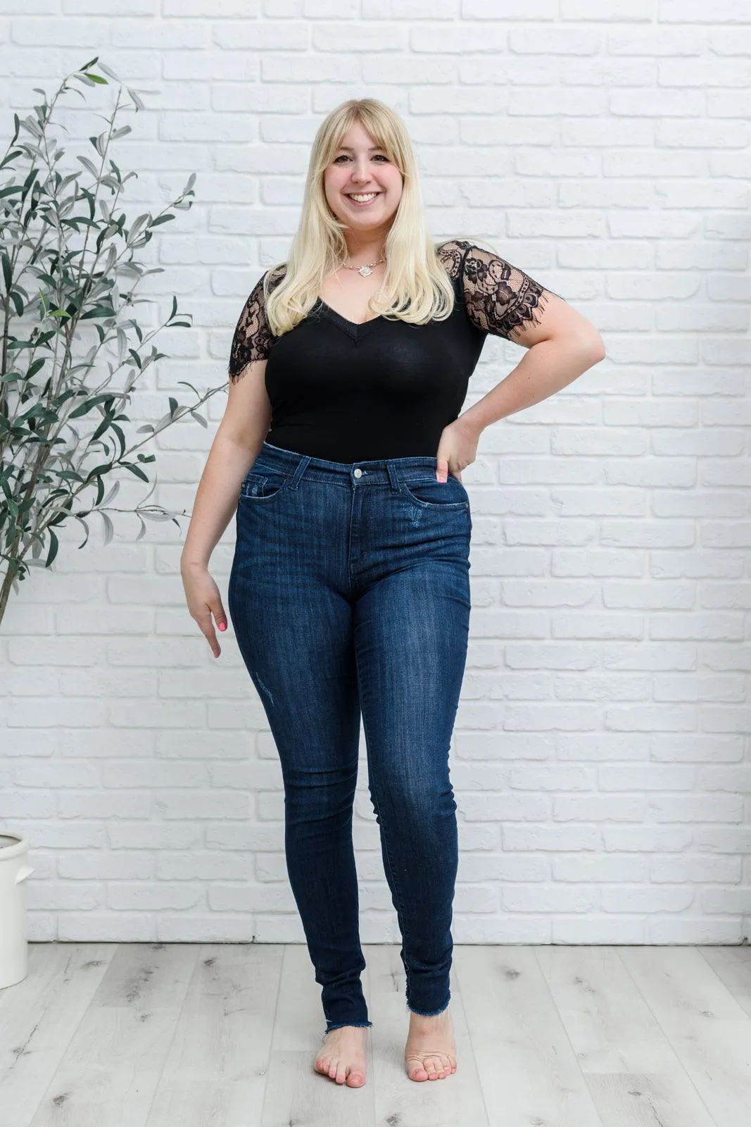 Hazel Blues® | Maeve Mid-Rise Dark Wash Cuffed Skinny