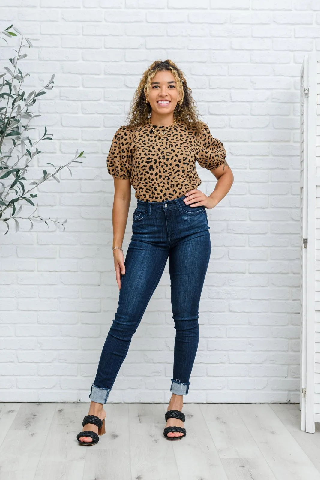 Hazel Blues® | Maeve Mid-Rise Dark Wash Cuffed Skinny