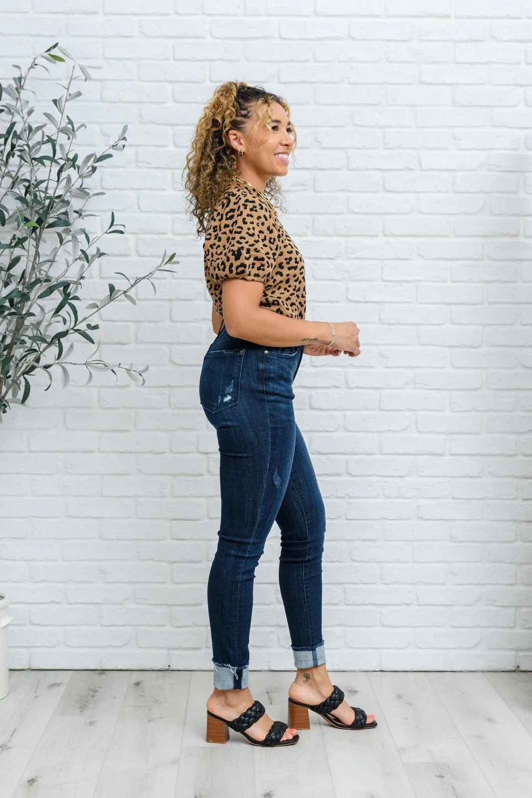 Hazel Blues® | Maeve Mid-Rise Dark Wash Cuffed Skinny