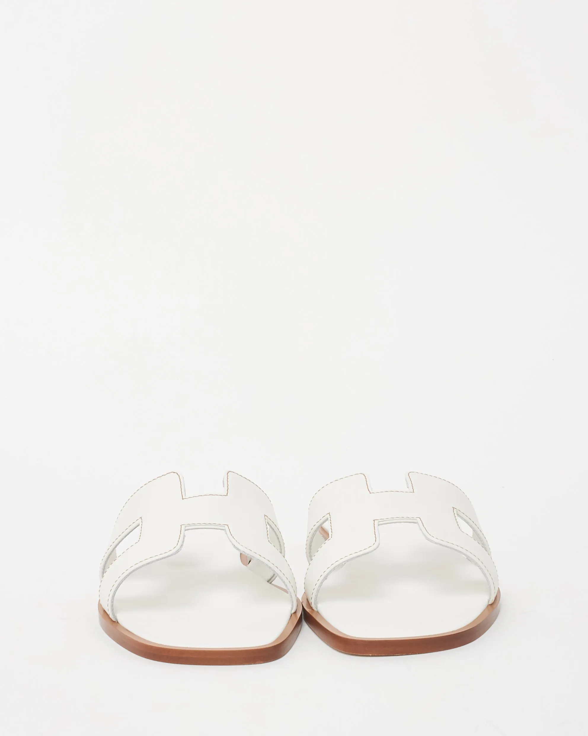 Hermès White Leather Oran Sandals - 35.5