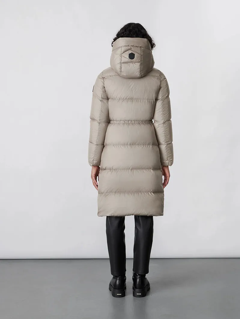ISHANI Foil Shield Long Down with Hood Champagne