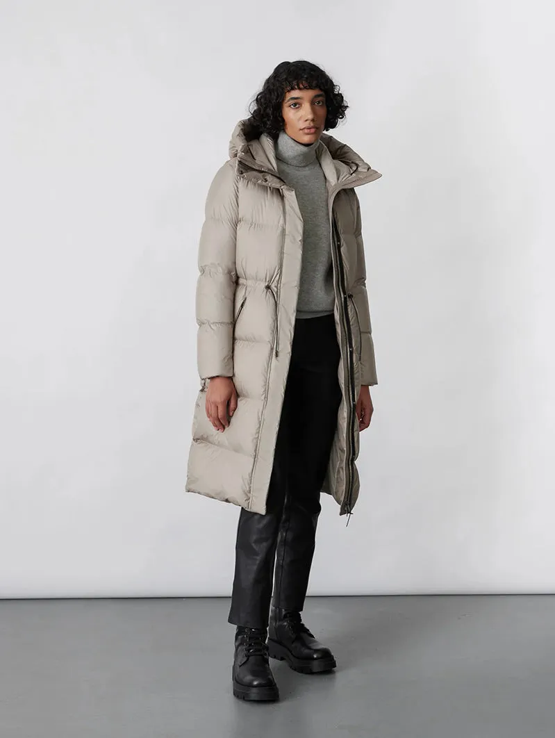 ISHANI Foil Shield Long Down with Hood Champagne