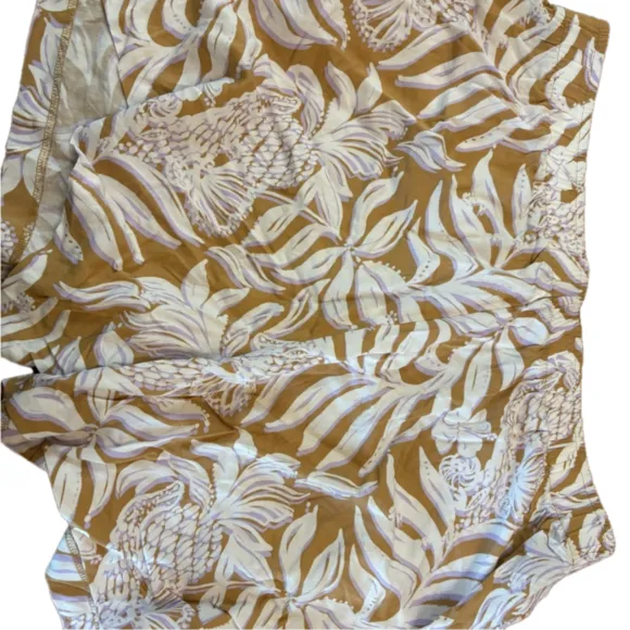 Lilly Pulitzer Tan and White Floral shorts