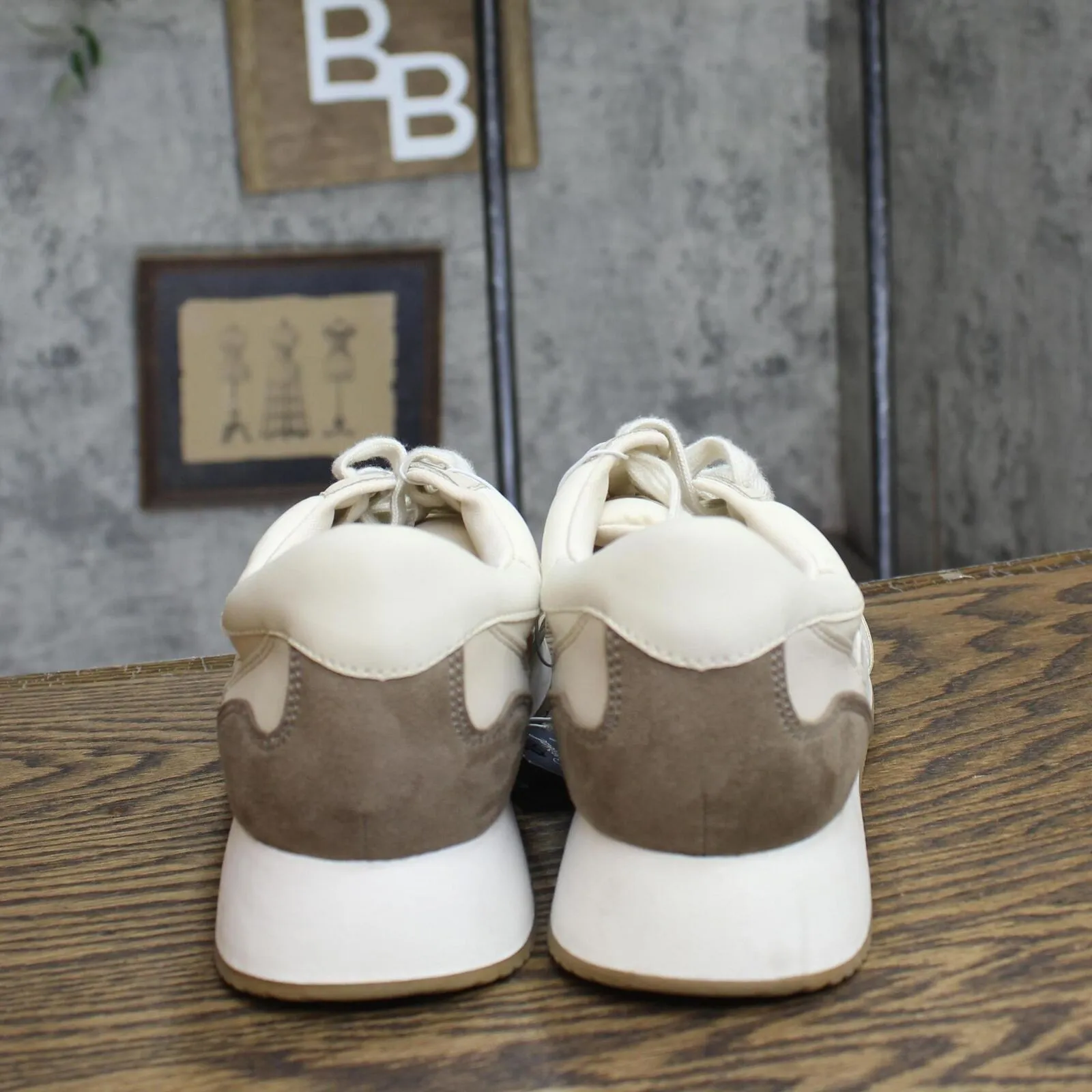 Universal Thread Courtney Sneakers with Memory Foam Insole Light Beige 11M