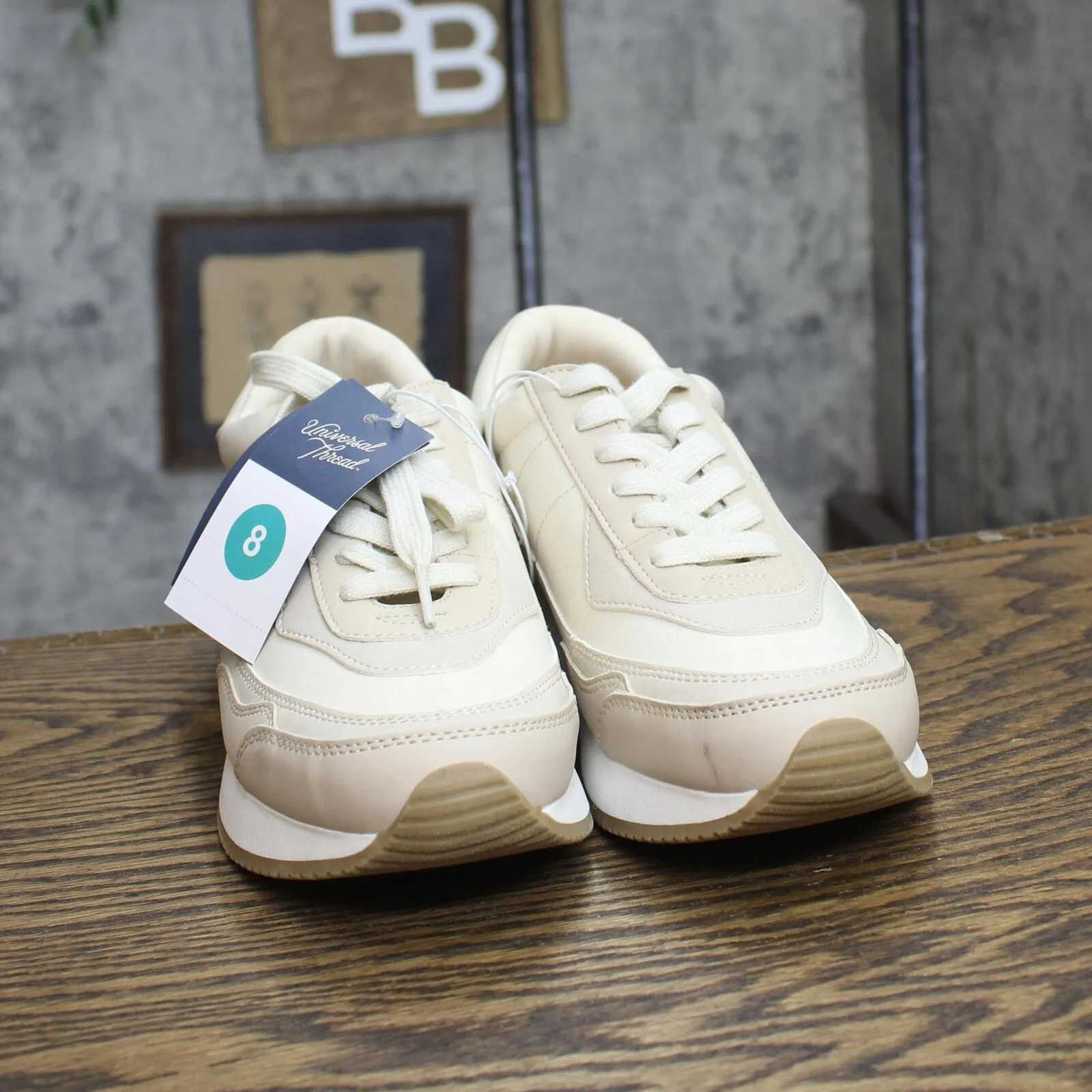 Universal Thread Courtney Sneakers with Memory Foam Insole Light Beige Brown 8M
