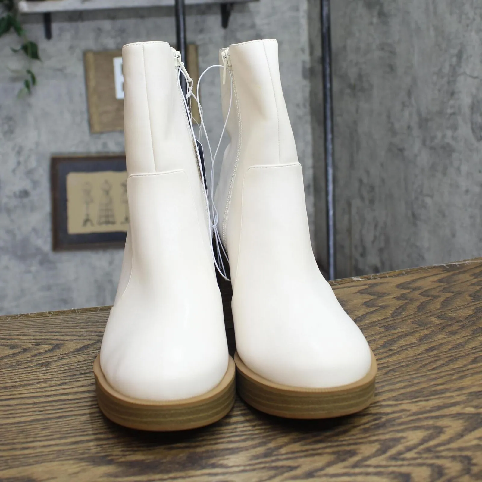 Universal Thread Jenna Platform Boots Memory Foam Insole Off-White Ivory 10M