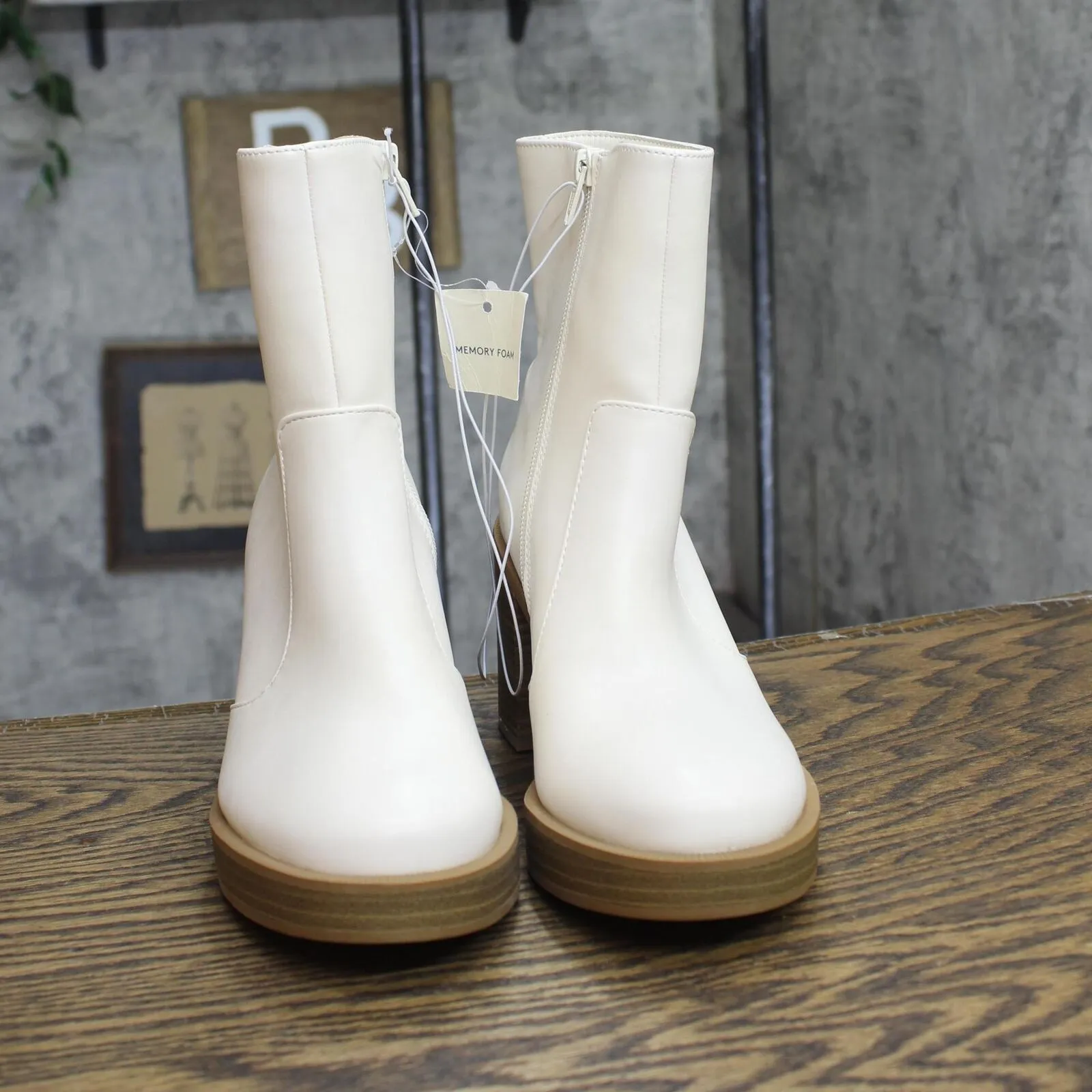 Universal Thread Jenna Platform Boots with Memory Foam Insole Off White 6M