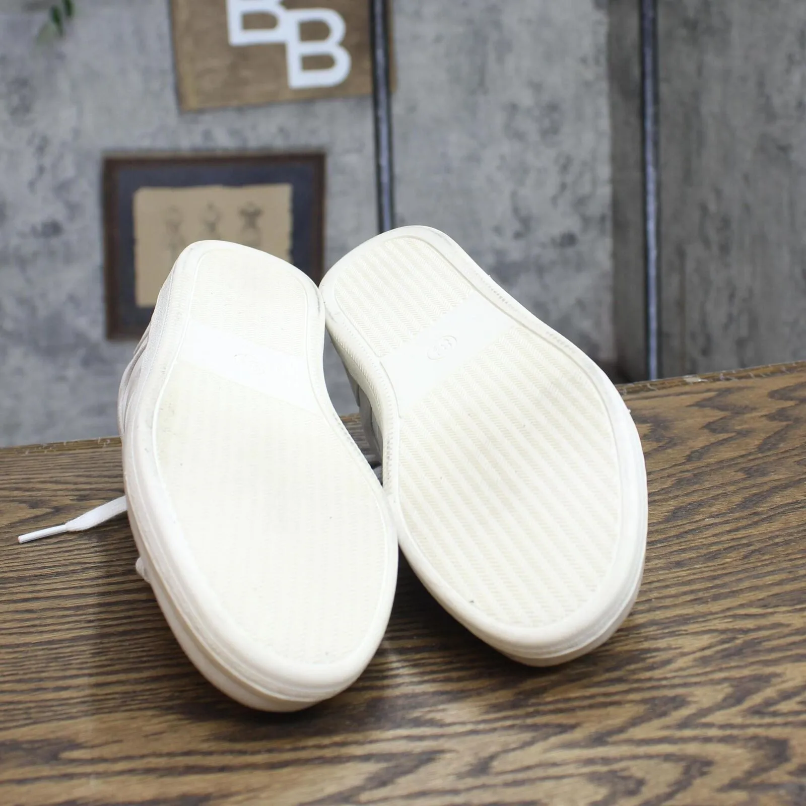 Universal Thread Nikita Fashion Sneakers with Memory Foam Insole Beige 8.5M