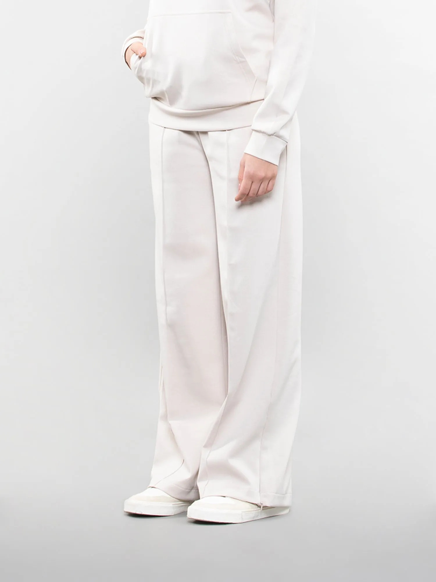 Wide-leg pants