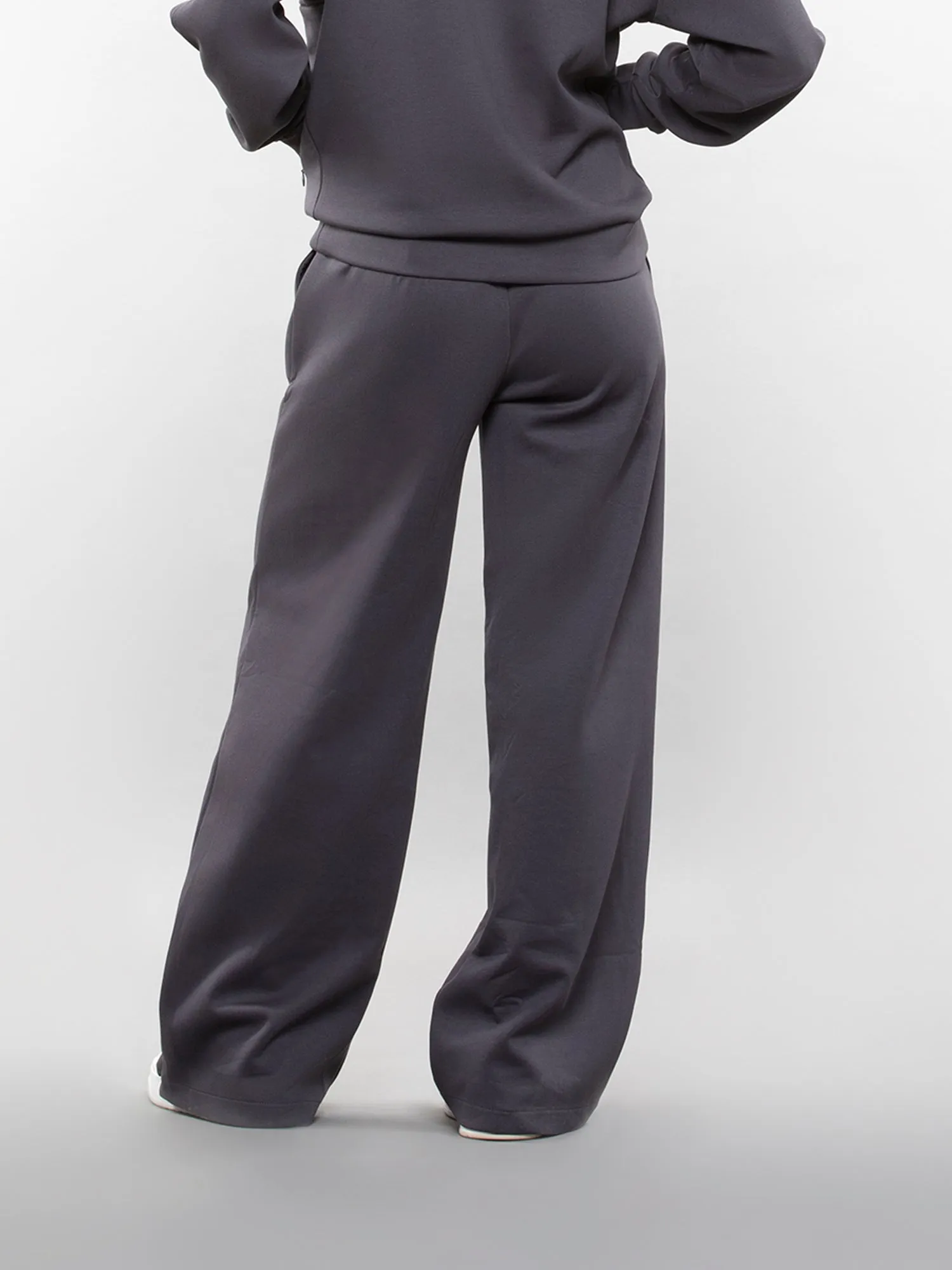 Wide-leg pants