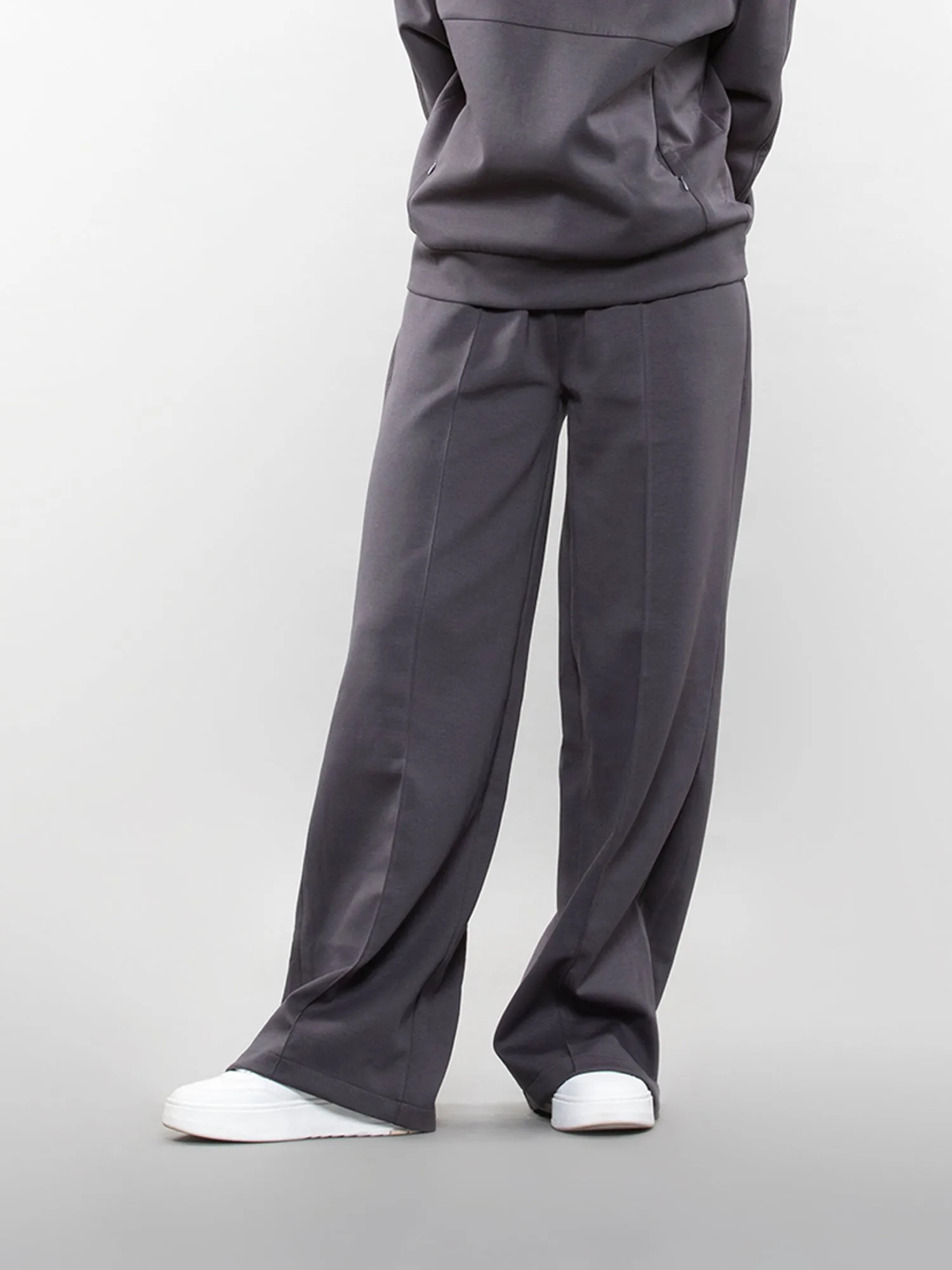 Wide-leg pants