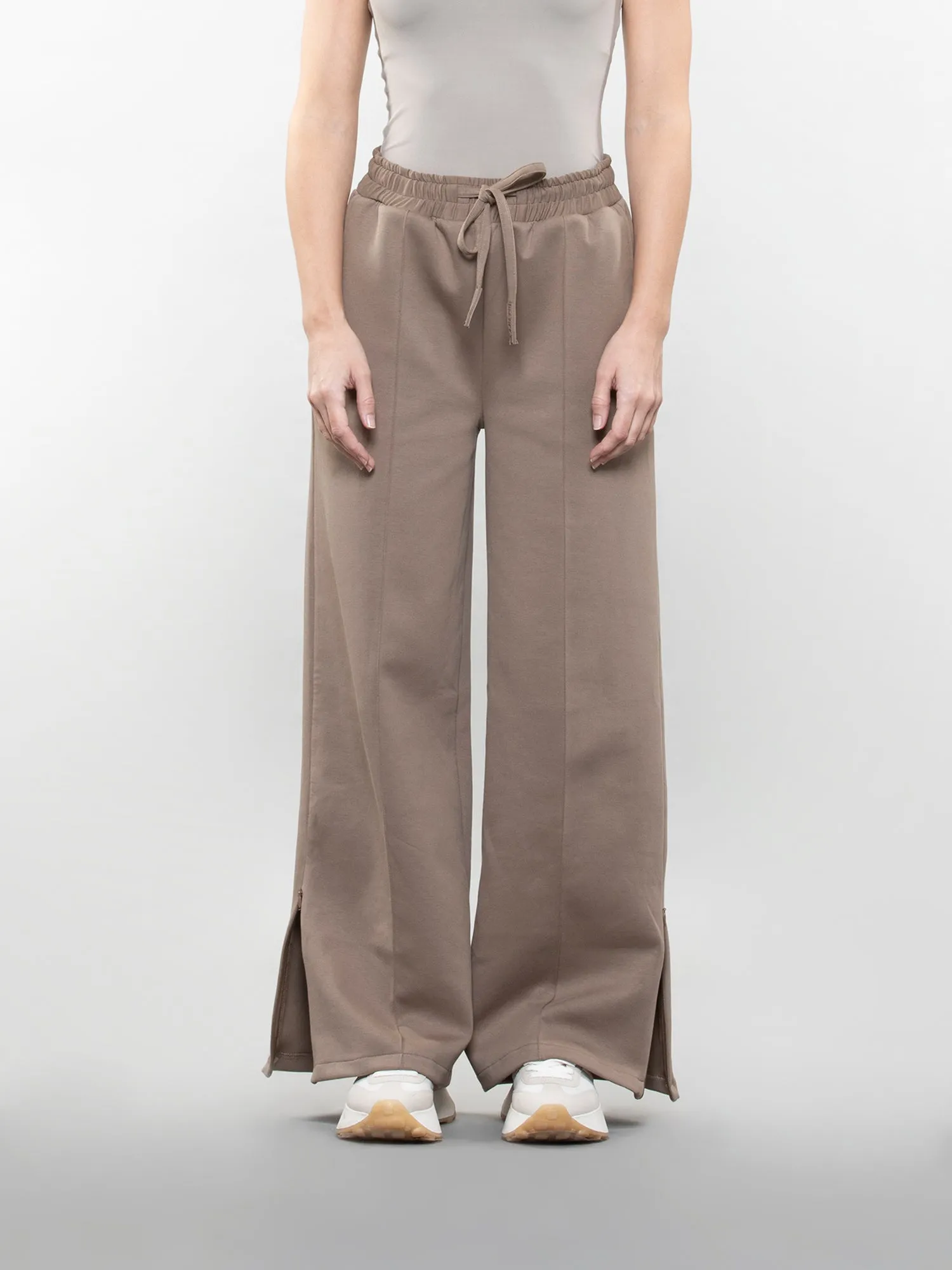 Wide-leg pants