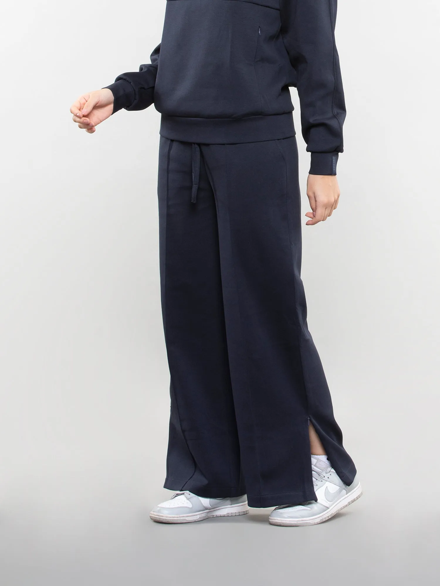 Wide-leg pants