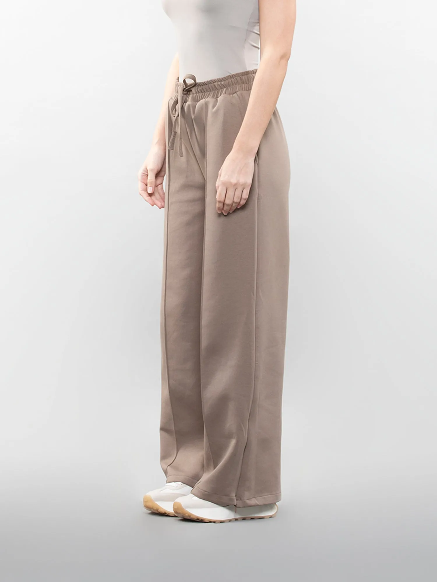 Wide-leg pants