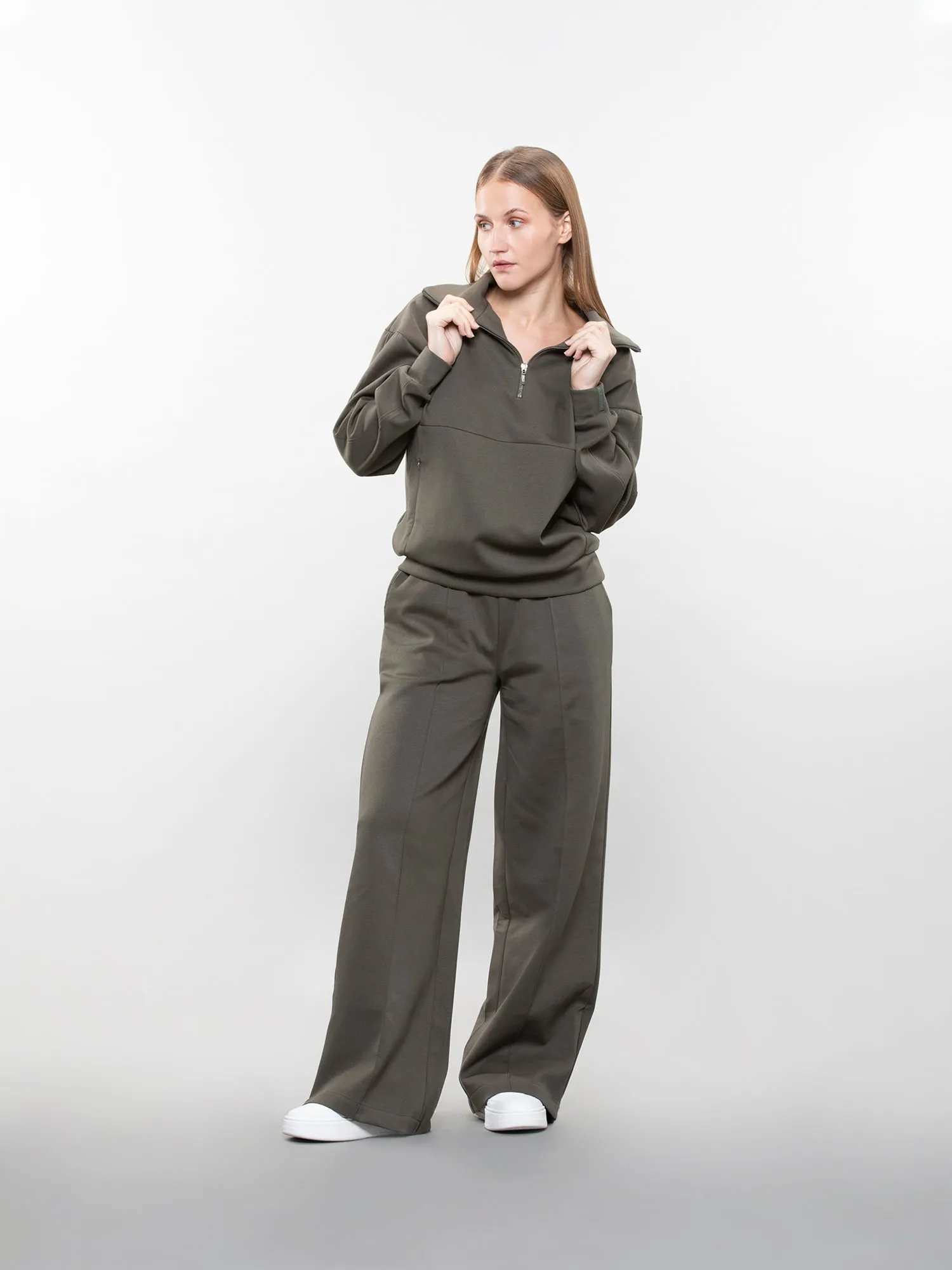 Wide-leg pants