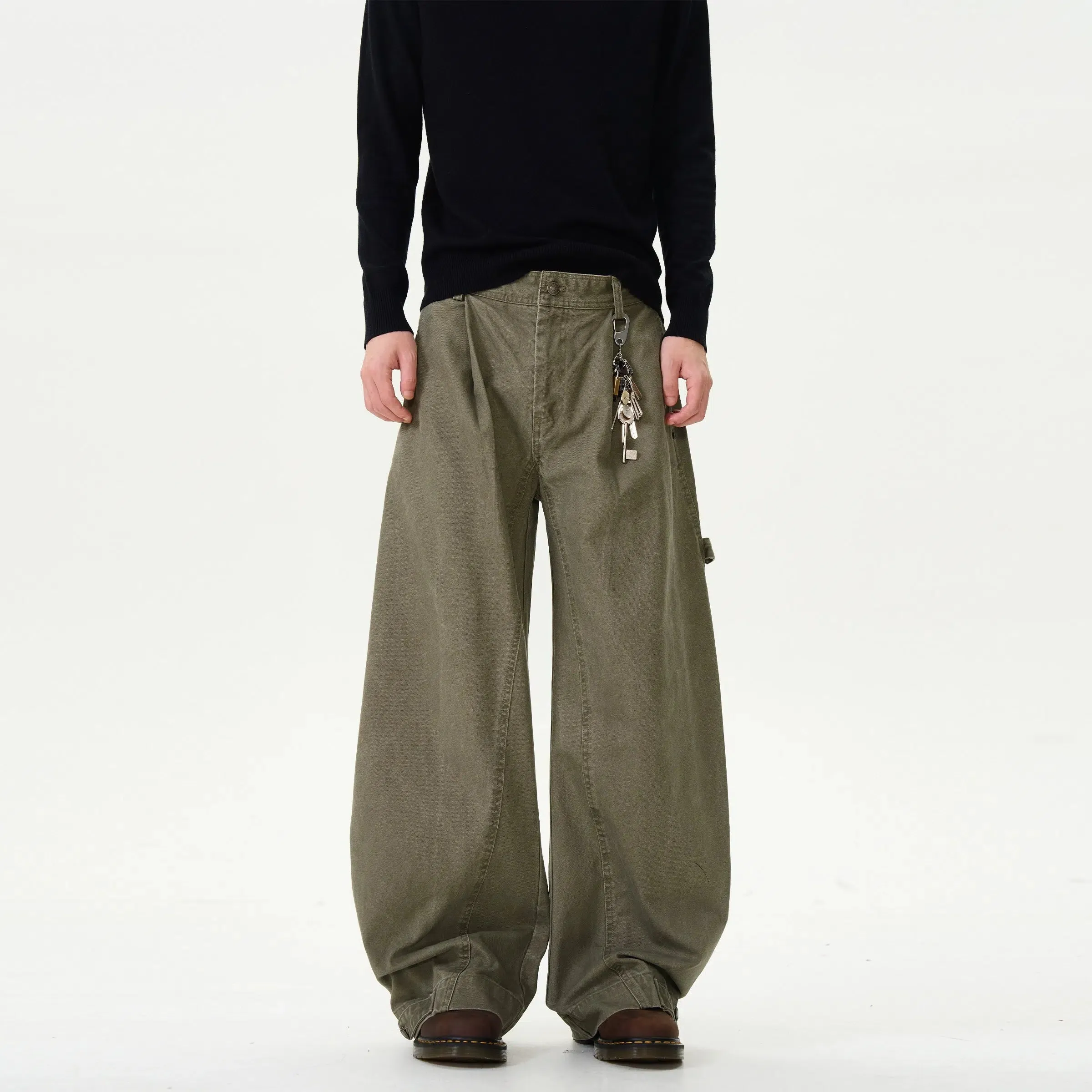 Wide-leg Straight Jeans
