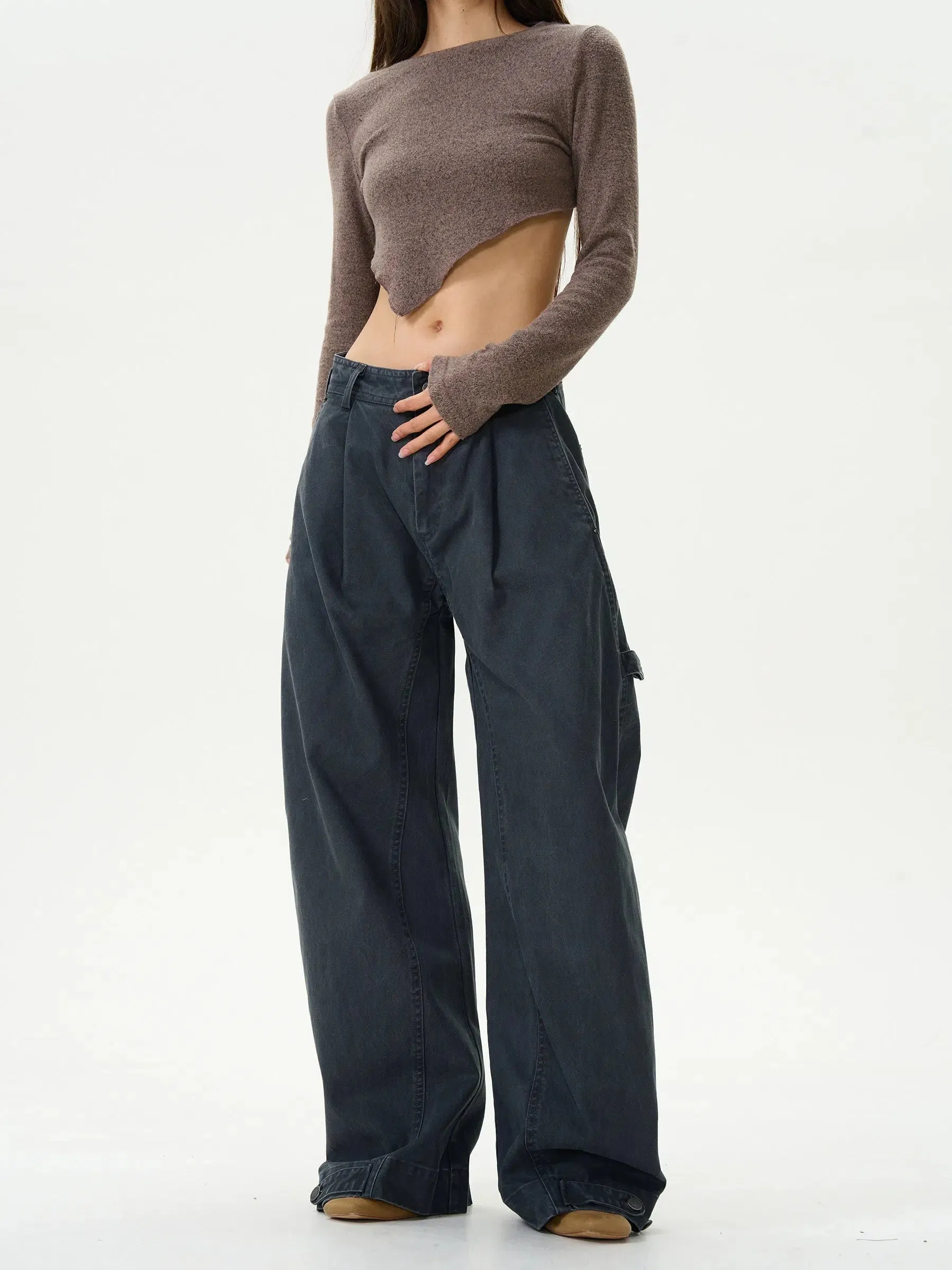 Wide-leg Straight Jeans