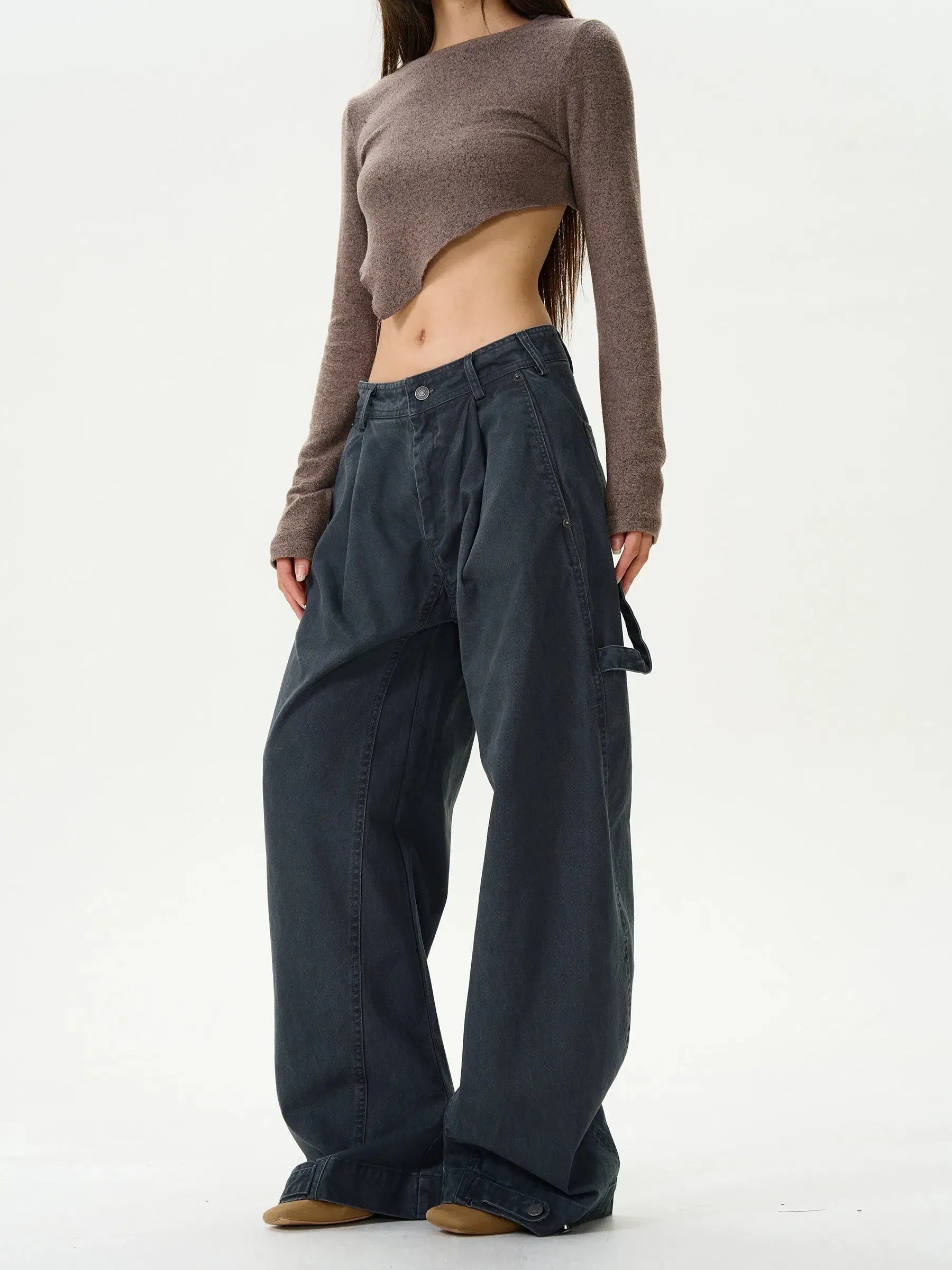 Wide-leg Straight Jeans