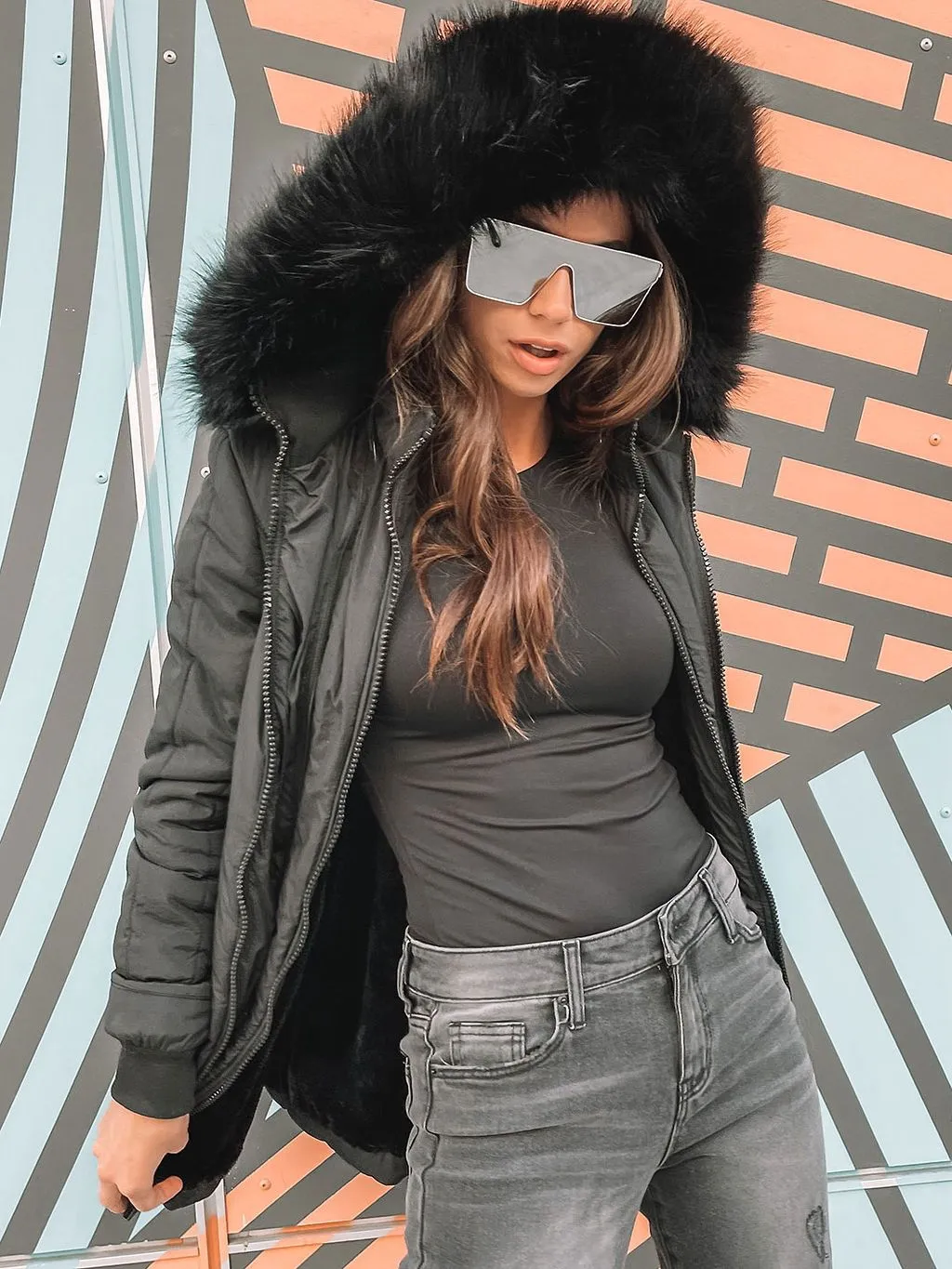 WOMEN'S MID-LENGTH HOODED FAUX FUR-LINED QUILTED COAT