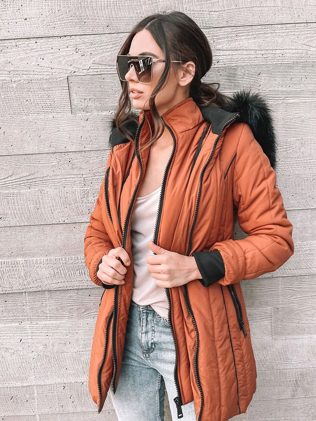 WOMEN'S MID-LENGTH HOODED FAUX FUR-LINED QUILTED COAT